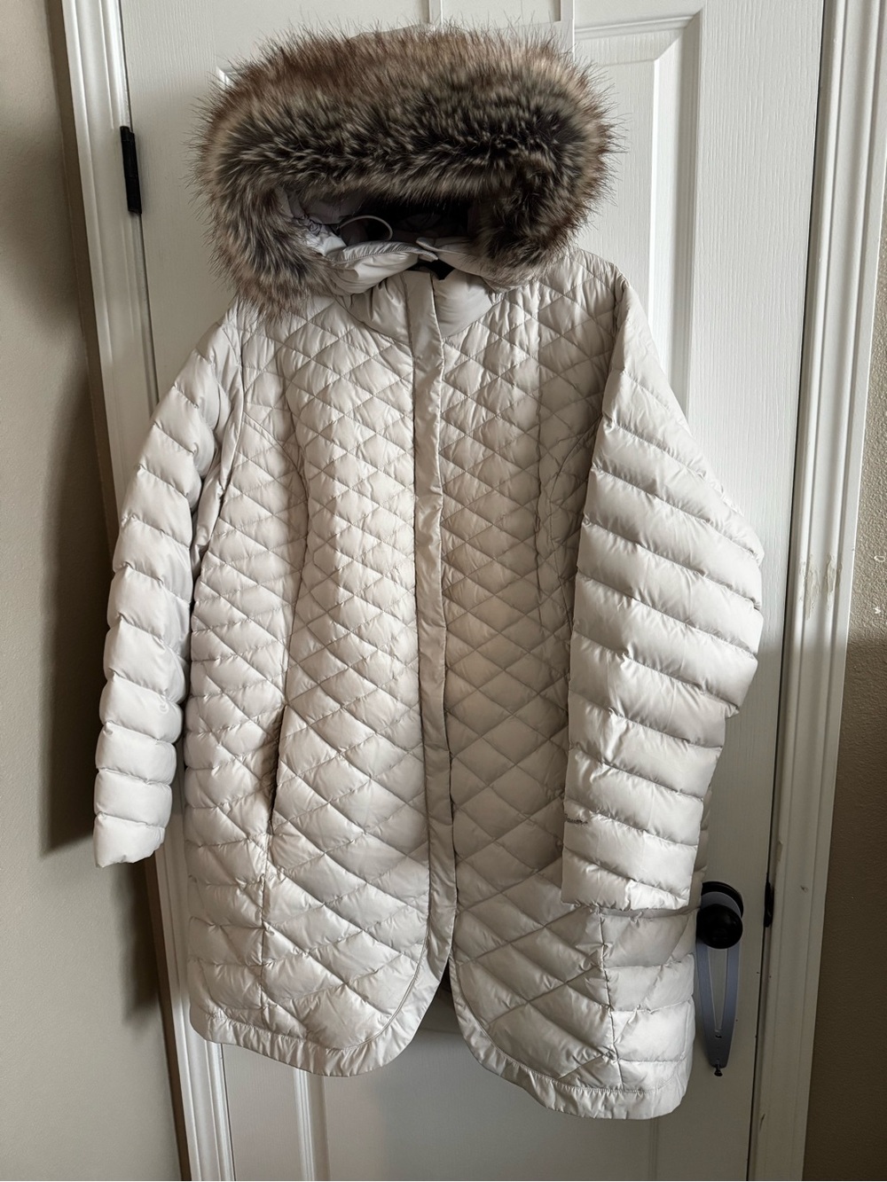 Eddie Bauer Down Cream Quilted Hooded Puffer Coat with Faux-Fur Trim